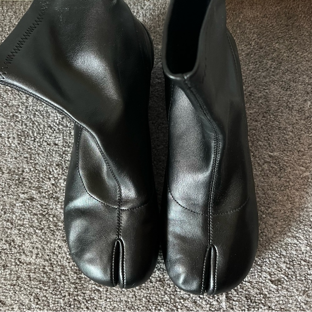 Tabi Style Split Toe Boots size 8